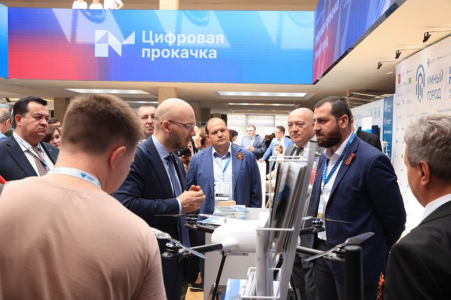 Замглавы Минстроя России открыл деловую программу II Национальной премии «Умный город»