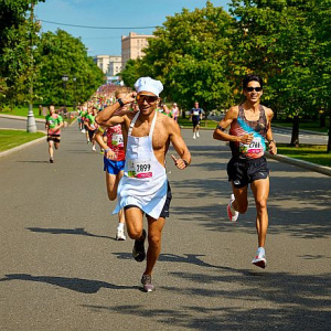 Бег, еда и добрые дела: благотворительный забег RUN & EAT 2026 собрал 3000 участников в Москве